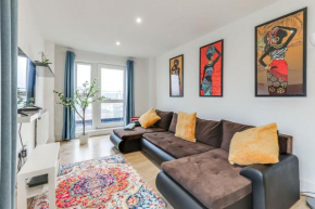 Prime location, Panoramic city views, Surround Balcony Near Train Stn - Central Luton